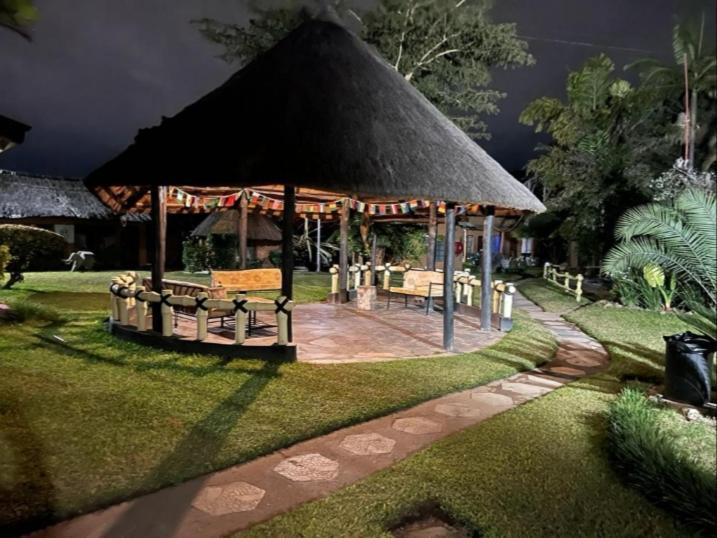 Reed Mat Lodge Lusaka Exterior photo